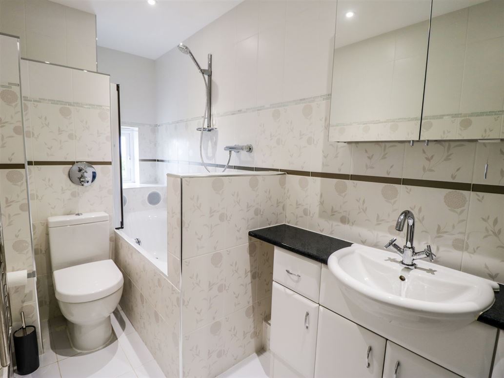 Castle Top Retreat,Nettleton, Lincolnshire, United Kingdom