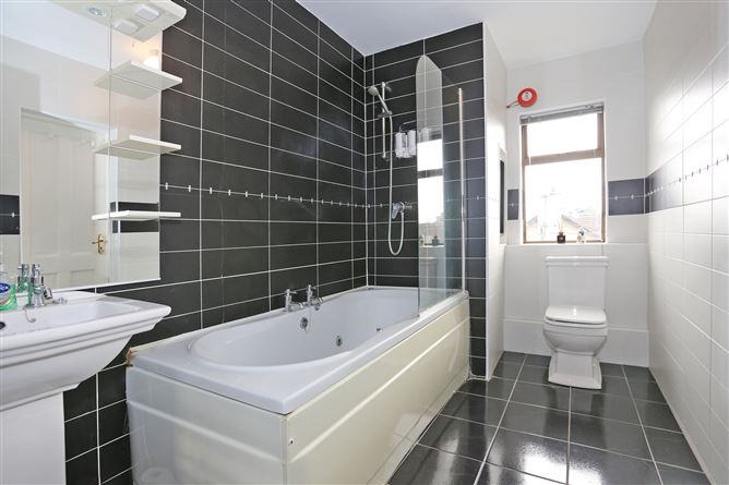10 Strand Court, O' Callaghan Strand, Limerick