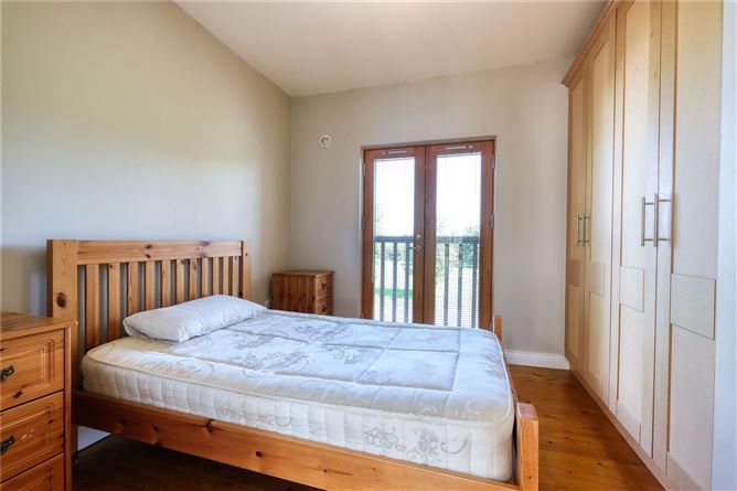 20 Tarmon Harbour, Tarmonbarry, Co. Roscommon
