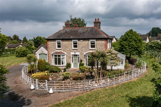 Riverview House, Carlow Road, Athy, Kildare