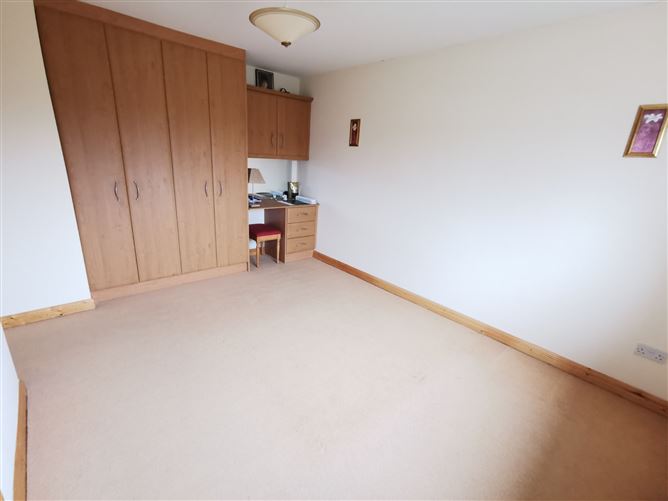14 Lowpark Avenue, Charlestown, Co. Mayo
