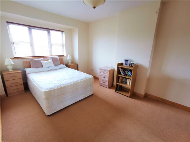 14 Lowpark Avenue, Charlestown, Co. Mayo