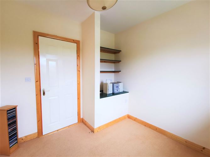 14 Lowpark Avenue, Charlestown, Co. Mayo