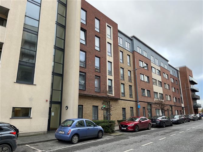 12 Burnell Square, Northern Cross, Dublin 17 Stuart McDonnell