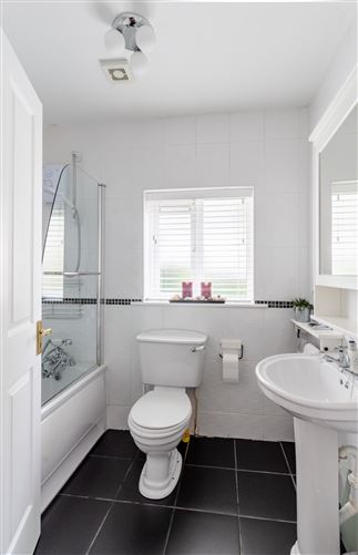 100 Ashmount Court , Silversprings , Tivoli, Cork