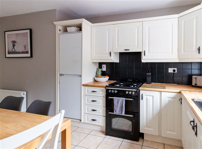 100 Ashmount Court , Silversprings , Tivoli, Cork