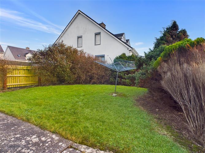 48 Summercove, Lahinch, Co. Clare.