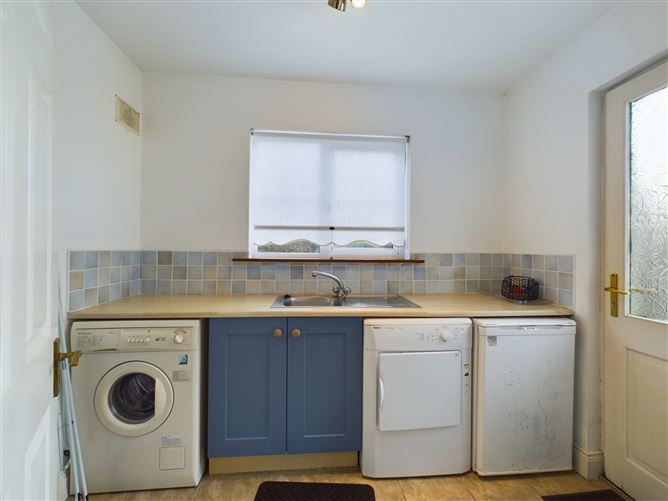 48 Summercove, Lahinch, Co. Clare.