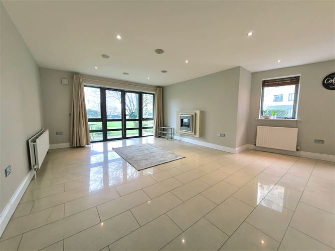 106 The Falcon, Jacobs Island, Blackrock, Cork