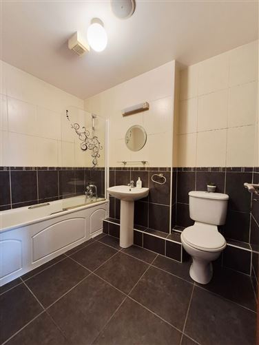 106 The Falcon, Jacobs Island, Blackrock, Cork