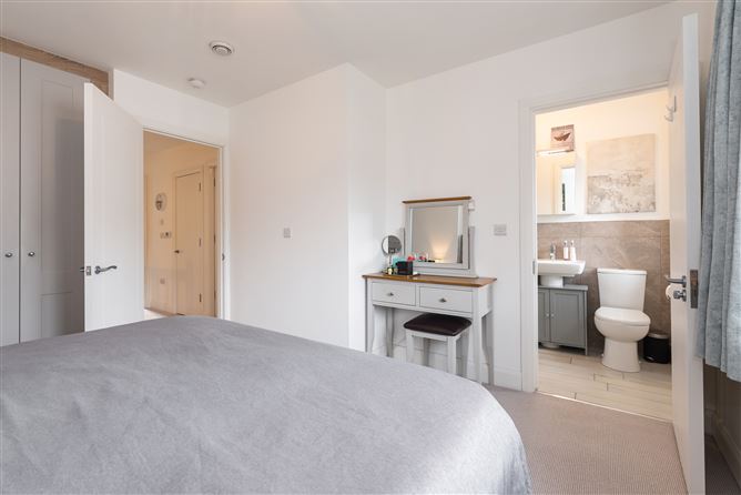 38 Bishops Gate, Kilternan, Dublin 18