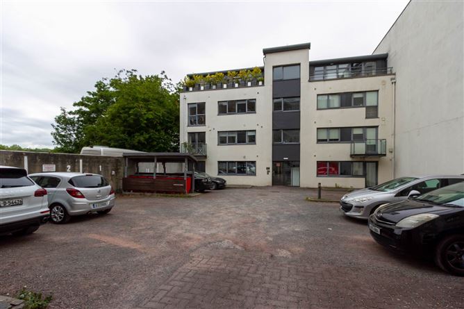 Apartment 52, 73 Leonard`s Court, Clanbrassil Street Lower, Dublin 8, County Dublin