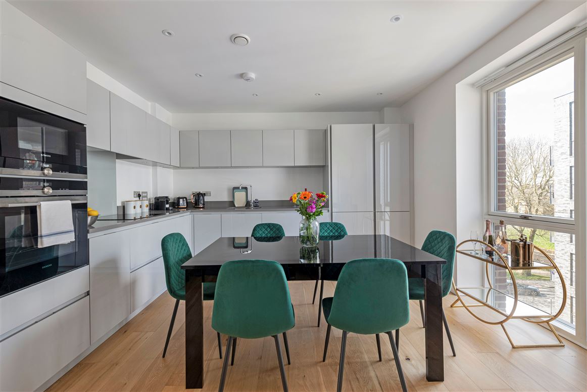 London Leaves,London,Greater London,United Kingdom