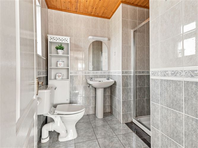 Photo 41 of 64 — 10 Kilbelin Close, Newbridge, Co. Kildare