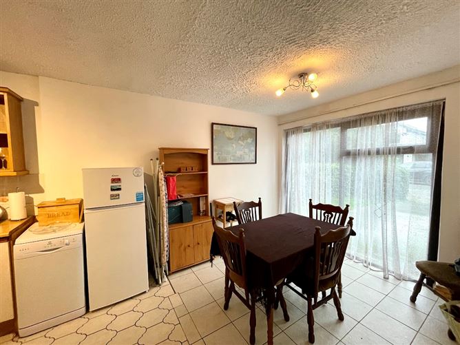 5 West Court, Caherslee, Tralee, Kerry