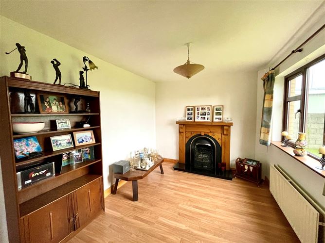 5 West Court, Caherslee, Tralee, Kerry