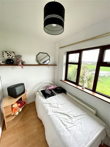 5 West Court, Caherslee, Tralee, Kerry