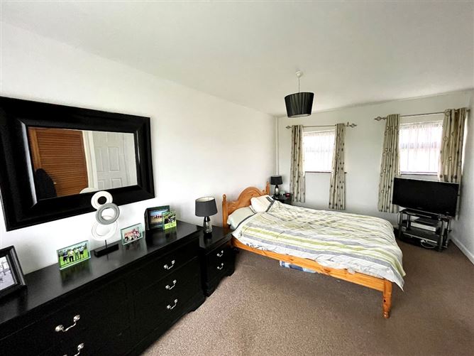 5 West Court, Caherslee, Tralee, Kerry