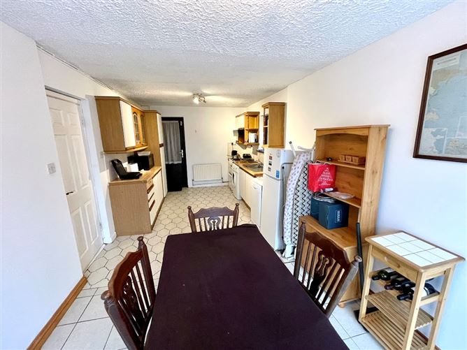 5 West Court, Caherslee, Tralee, Kerry