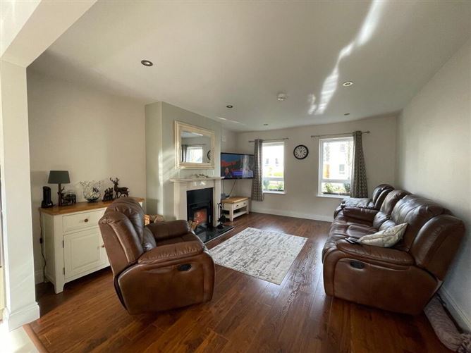 27 Tarmon Manor, Castlerea, Roscommon