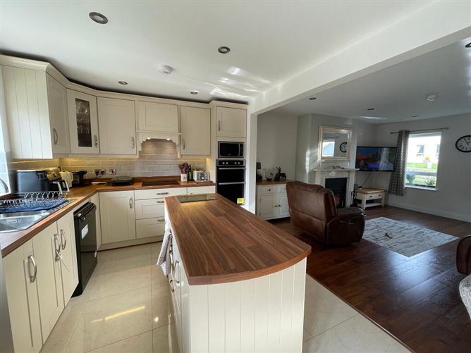 27 Tarmon Manor, Castlerea, Roscommon