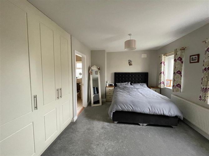 27 Tarmon Manor, Castlerea, Roscommon