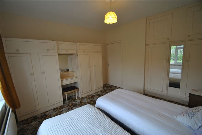 Templemore Road, Roscrea, Co. Tipperary