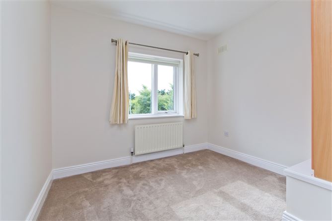 8 Luttrellstown Glade, Castleknock, Dublin 15.