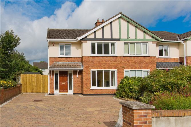 8 Luttrellstown Glade, Castleknock, Dublin 15.