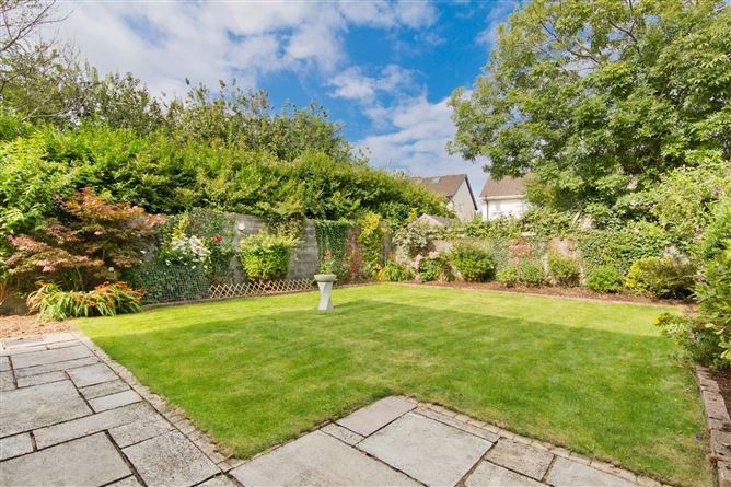 8 Luttrellstown Glade, Castleknock, Dublin 15.