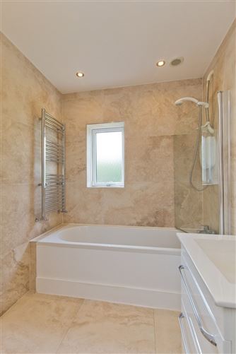 8 Luttrellstown Glade, Castleknock, Dublin 15.