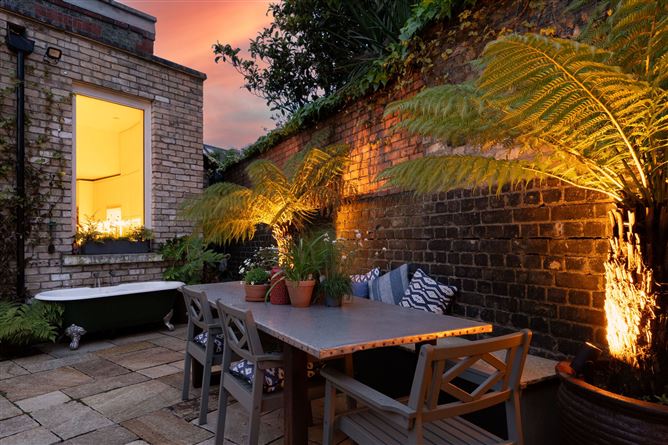 https://photos-a.propertyimages.ie/media/3/2/2/4994223/4f9fc430-9e32-403d-b360-a4e4fce06e61_l.jpg