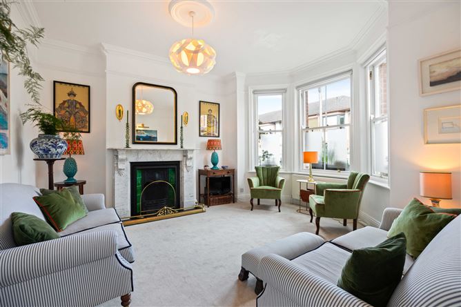 https://photos-a.propertyimages.ie/media/3/2/2/4994223/4f9fc430-9e32-403d-b360-a4e4fce06e61_l.jpg