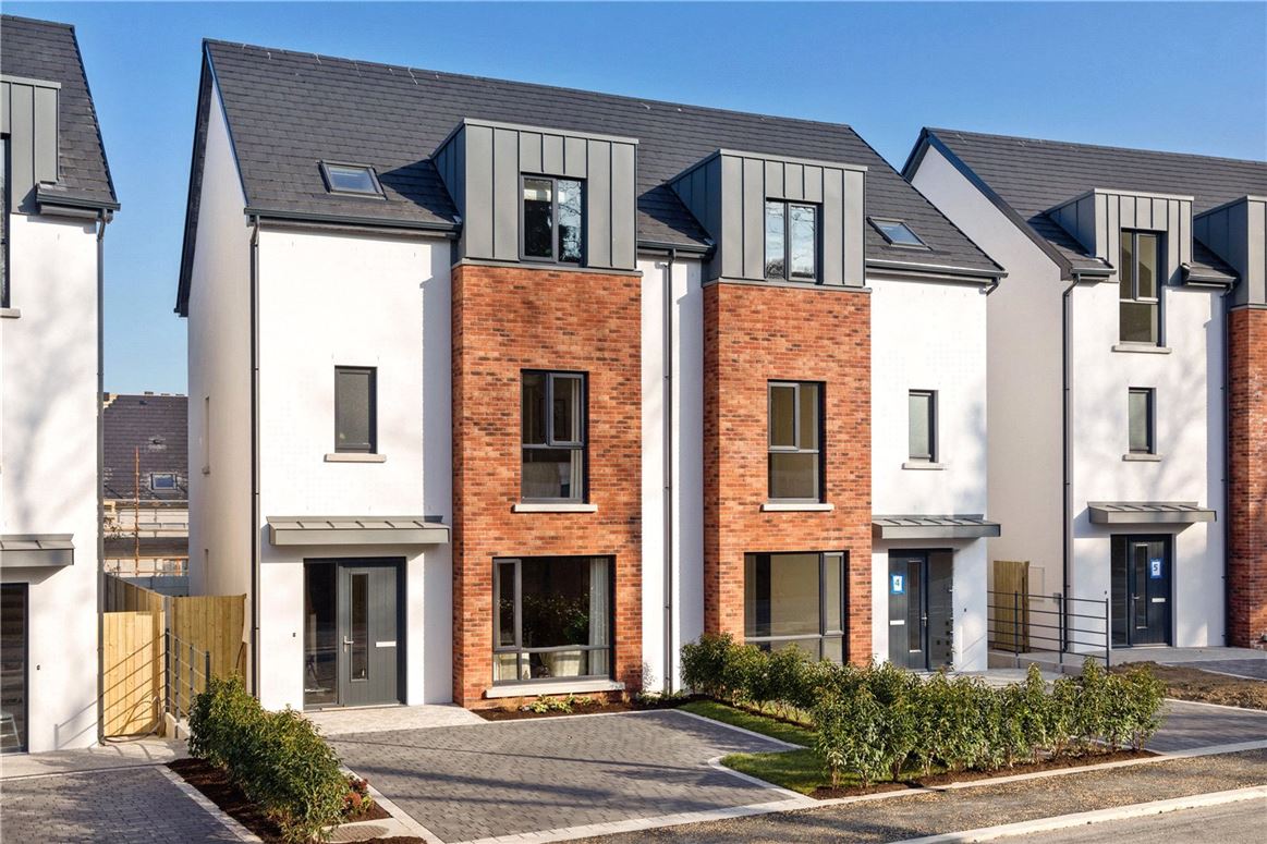 Grange Oaks, Enniskerry Road, Kilternan, Dublin 18