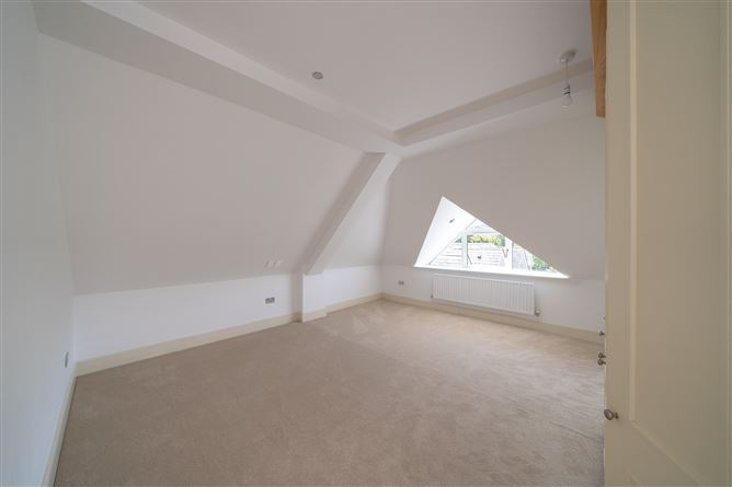 76 Ballintyre Grove, Ballinteer, Dublin 16