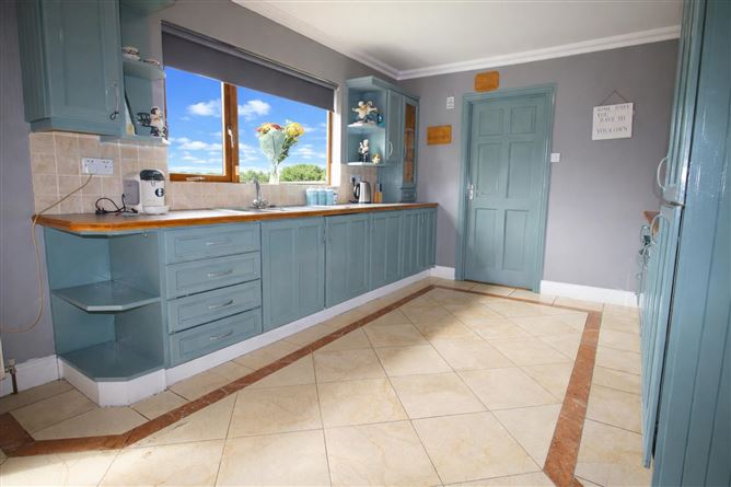 8 Beechmount, Carnew, Wicklow