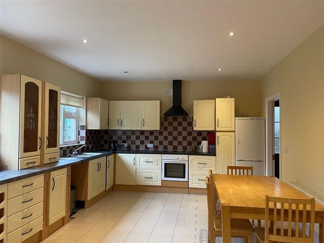 16 Lake View, Glenamaddy, Castlerea, Galway