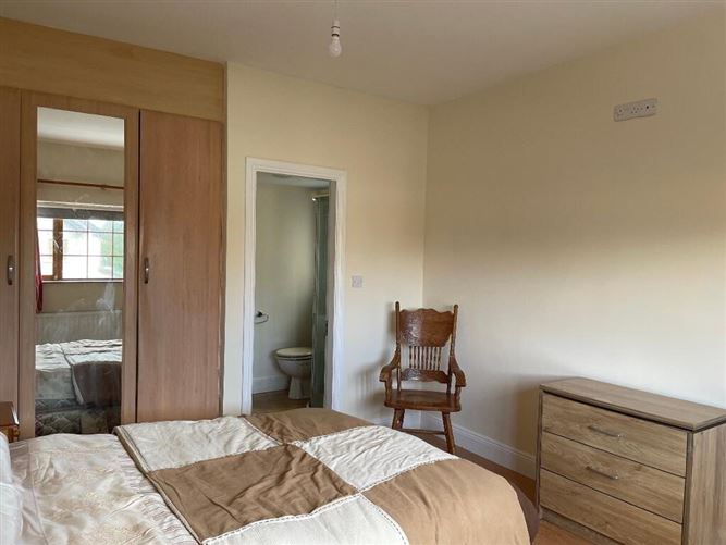 16 Lake View, Glenamaddy, Castlerea, Galway