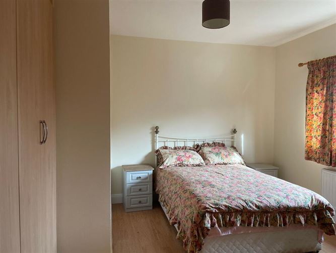 16 Lake View, Glenamaddy, Castlerea, Galway