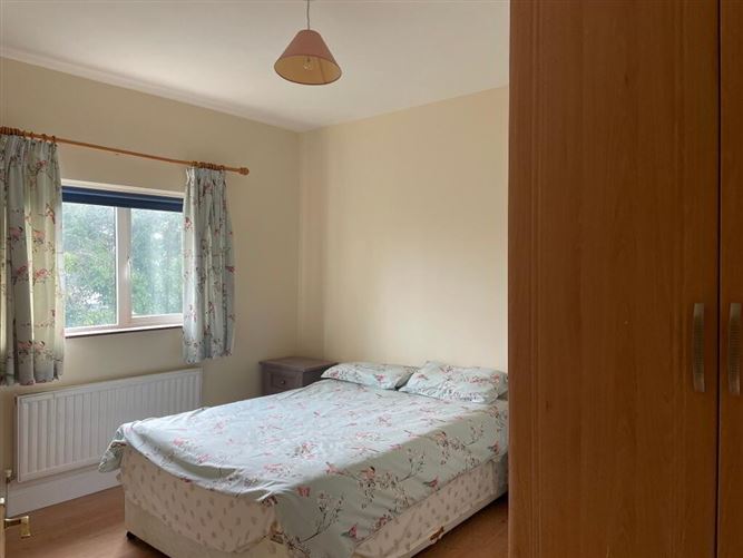 16 Lake View, Glenamaddy, Castlerea, Galway