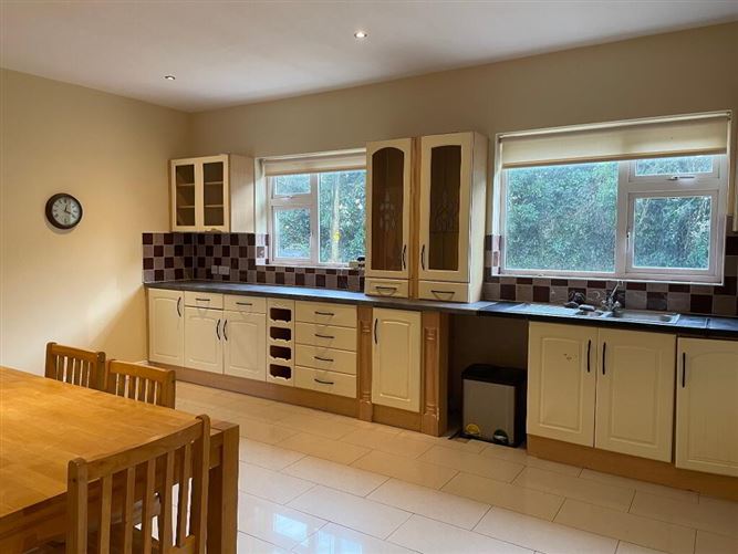 16 Lake View, Glenamaddy, Castlerea, Galway