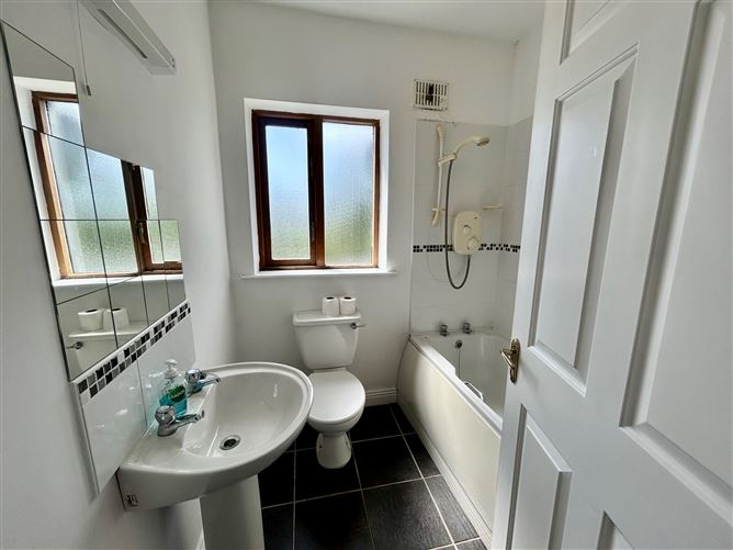 1 Breffni Court, Keadue Road, Leitrim Village, Leitrim