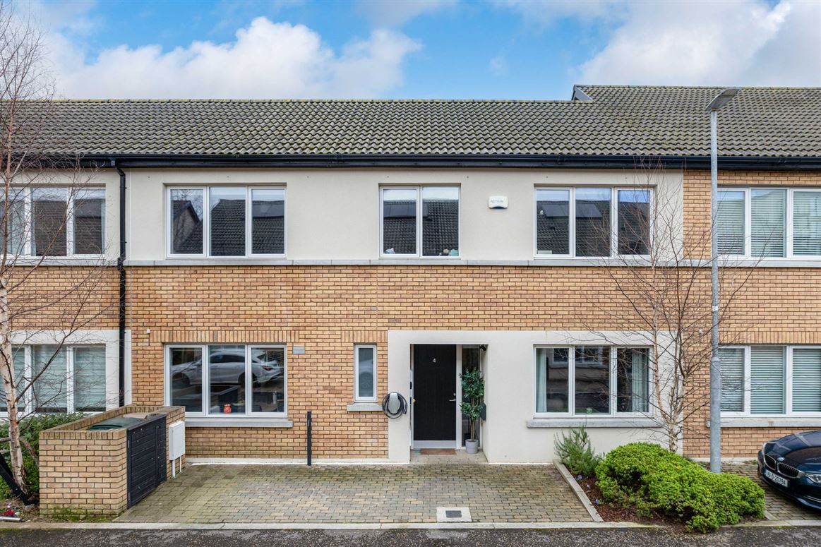 4 Larkfield Dale, Clay Farm, Leopardstown, Dublin 18