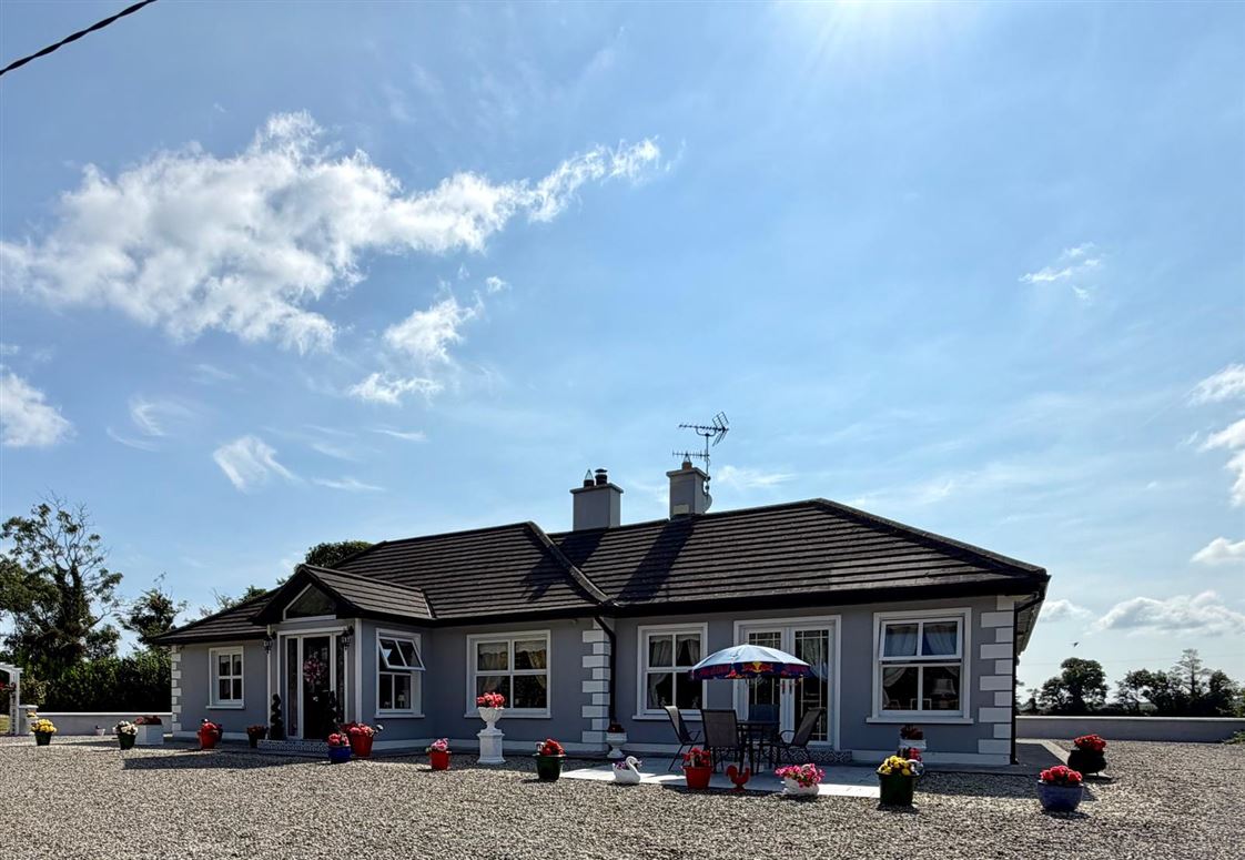Maine, Castlebellingham, Louth