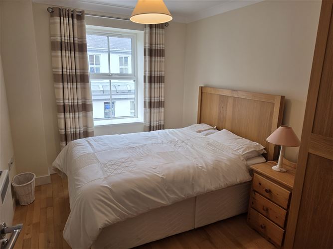 Photo 17 of 33 — 2 Harbour View, Market Square, Clifden, Galway