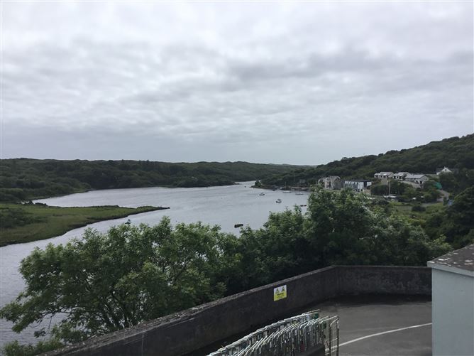 Photo 27 of 33 — 2 Harbour View, Market Square, Clifden, Galway