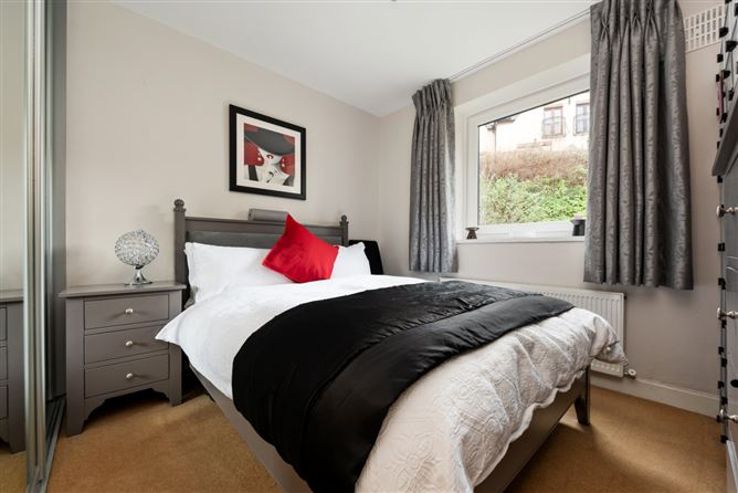 8 The Laurels, Main Street, Rathfarnham, Dublin 14