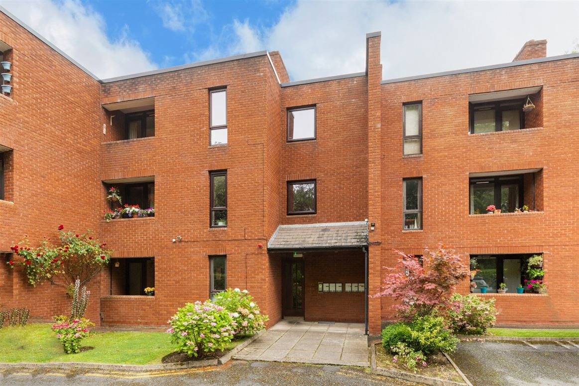 8 The Laurels, Main Street, Rathfarnham, Dublin 14