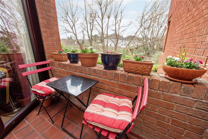 8 The Laurels, Main Street, Rathfarnham, Dublin 14