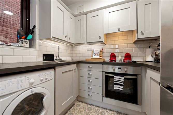 8 The Laurels, Main Street, Rathfarnham, Dublin 14